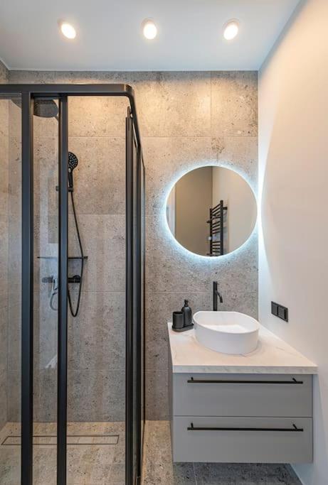 Lovely 1Bd Central Apartment By Hostlovers Каунас Екстериор снимка
