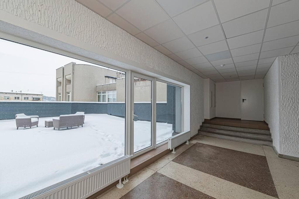 Lovely 1Bd Central Apartment By Hostlovers Каунас Екстериор снимка